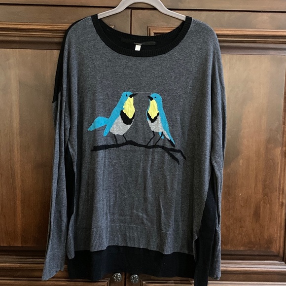 Kensie Lightweight Sweater With Bird Detail - Picture 1 of 10